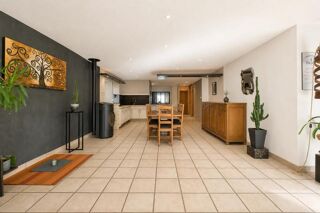  Propriété/château à vendre 7 pièces 245 m²