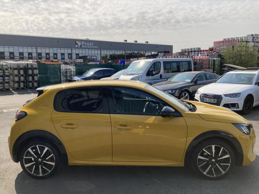 208 1.5 BlueHDi 100 CH GT PACK - ENTRETIEN PEUGEOT 2021 occasion 14650 Carpiquet