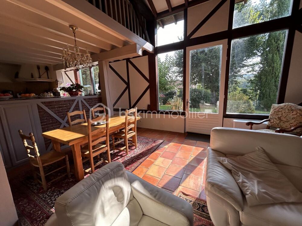 Superbe maison en pierres -piscine- dépendances - terrain