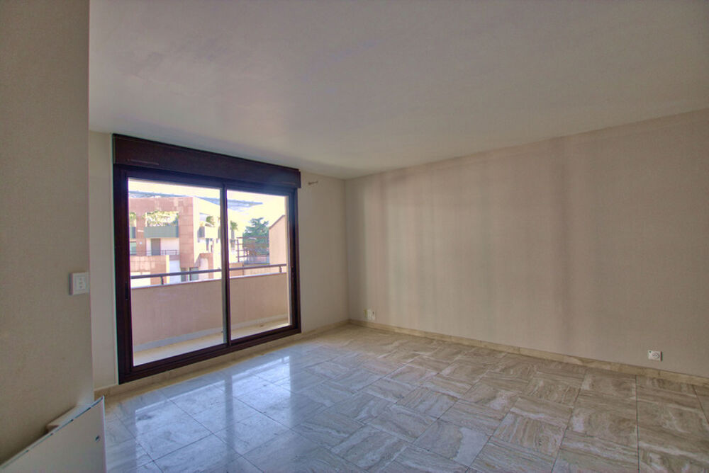 A VENDRE CENTRE VILLE TOULOUSE T2 ENTIEREMENT RENOVE DANS RESIDENCE DE STANDING