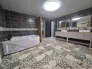  Maison � vendre 12 pi�ces 429 m�