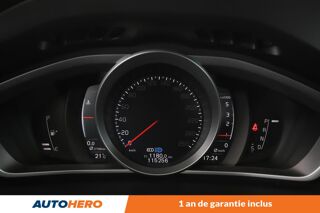 V40 2.0 D2 Momentum Business Geartronic 6 120 ch 2016 occasion 92130 Issy-les-Moulineaux