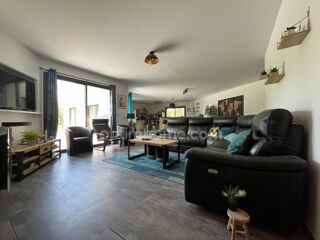  Maison  vendre 9 pices 244 m