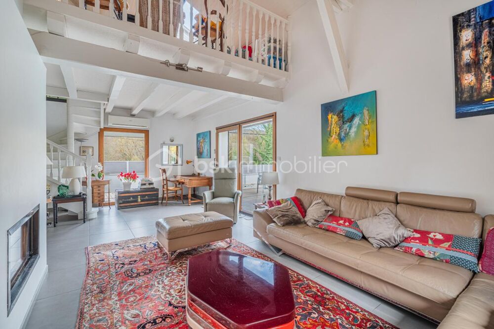 Propriété haut de gamme avec piscine & vue dégagée  264 m² Brié et Angonnes