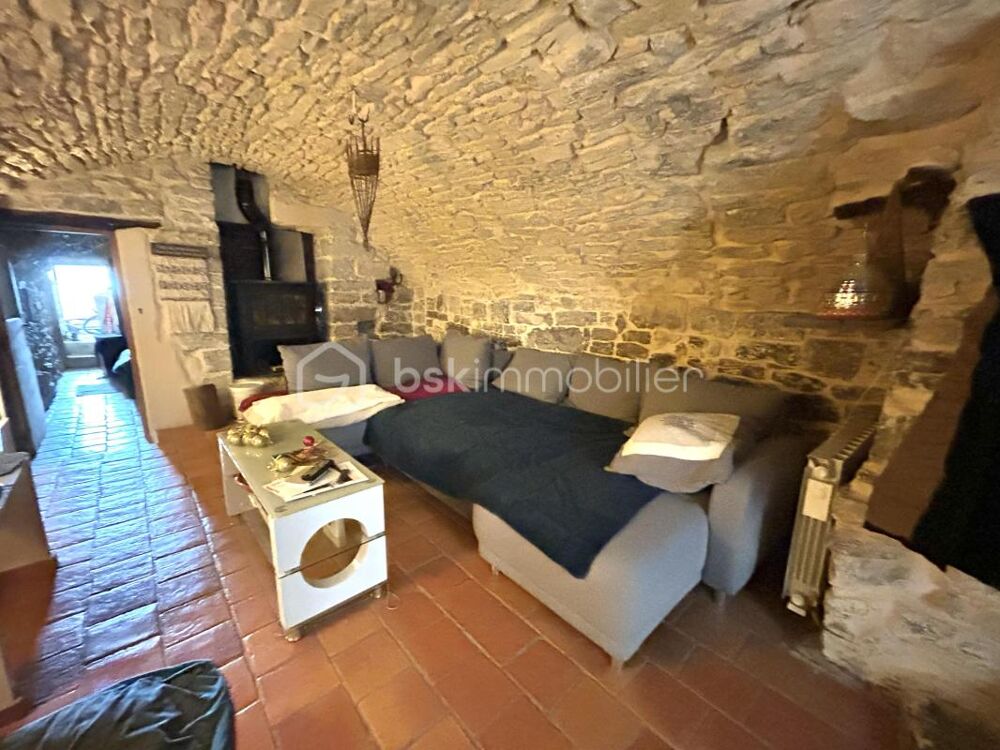 Maison de village dans les remparts