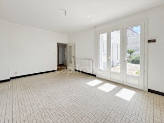  Immeuble à vendre 7 pièces 250 m²