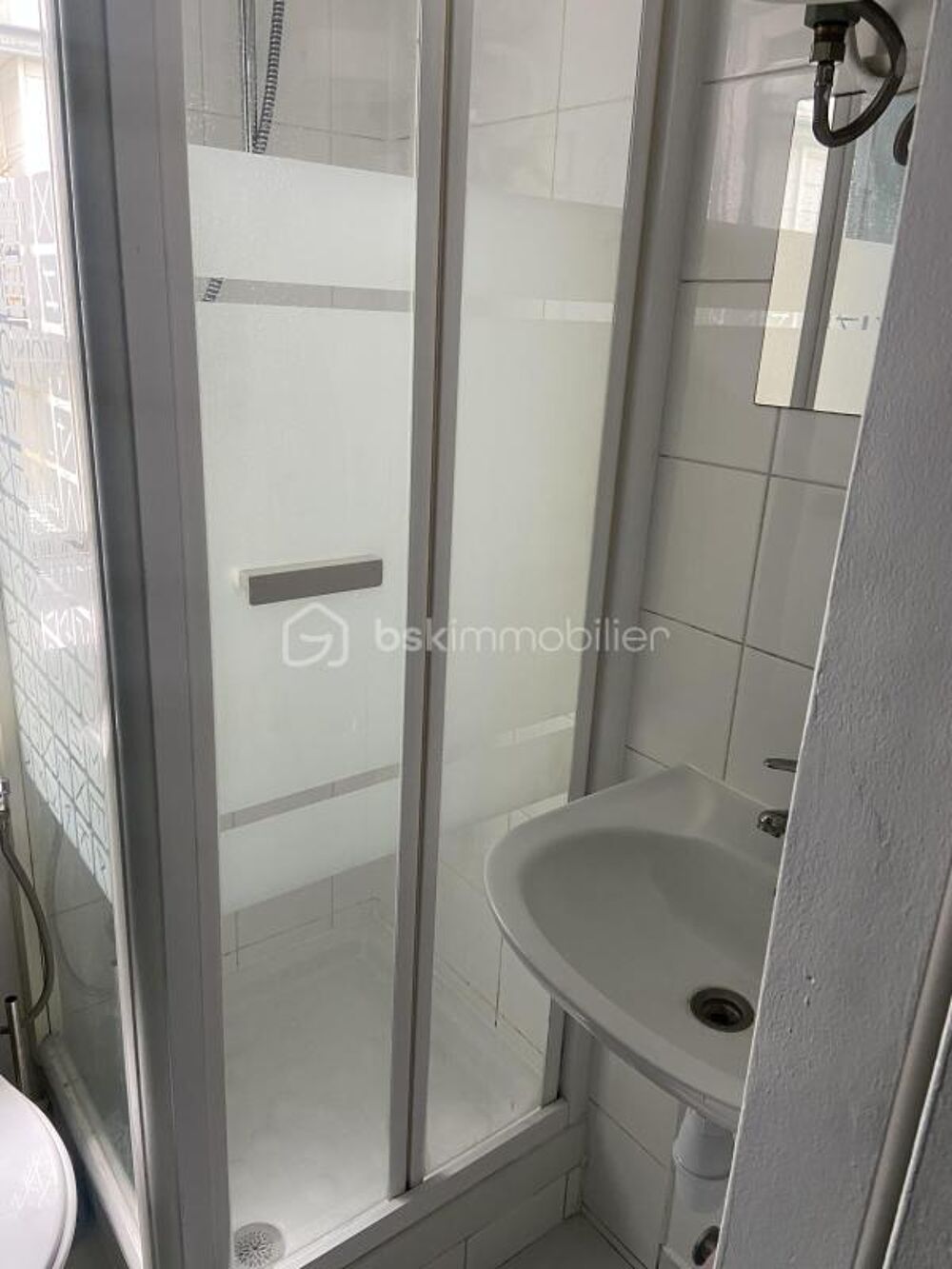 Vente Appartement Petite perle nichée dans un immeuble historique en plein cœur urbain! Paris 18
