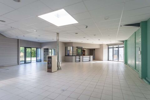 Dpt Saône et Loire (71), à vendre VITRY EN CHAROLLAIS local commercial + stockage emplacement n°1 bis 319000 71600 Vitry en charollais