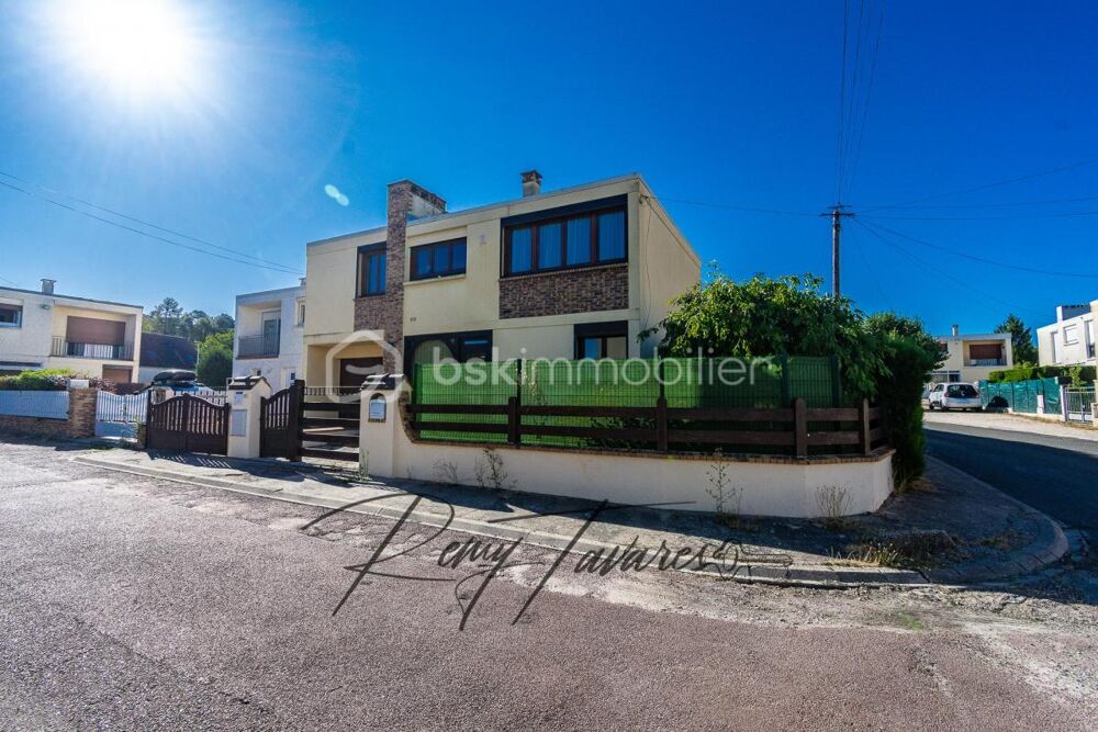 DARVAULT  Maison familiale de 95 m² avec jardin, garage et 4 chambres