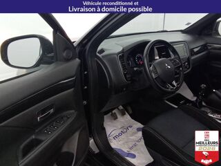 Outlander DI-D 150 4WD Black Collection +Toit 2018 occasion 10150 Lavau