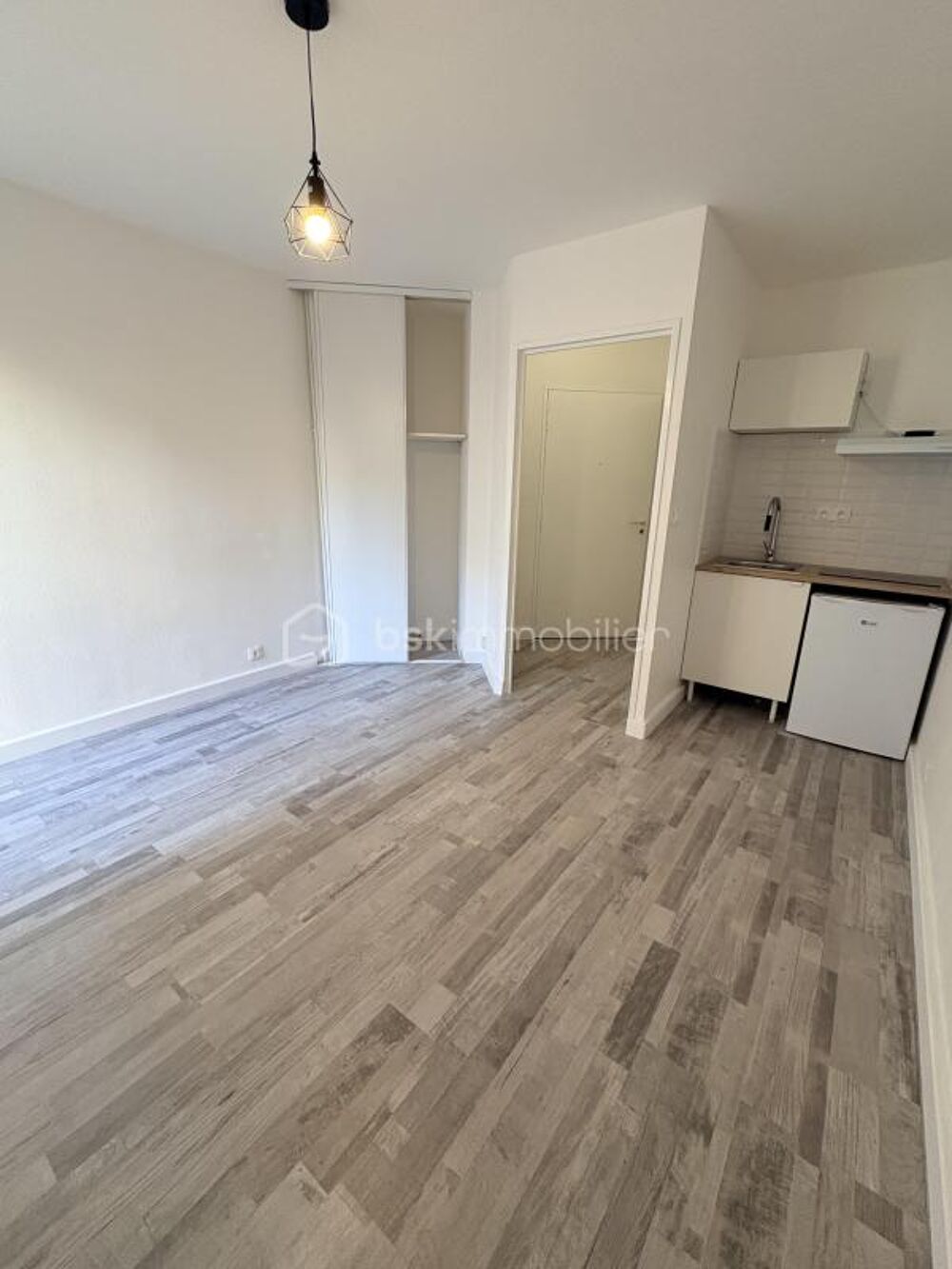 STUDIO AU COEUR DU CENTRE VILLE ET A PROXIMITE IMMEDIATE DU PORT