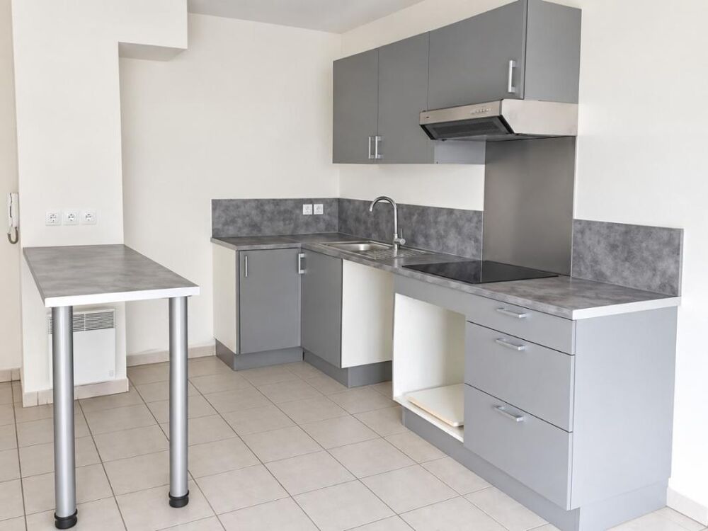 Location Appartement Appartement avec parking et balcon à LA SEYNE SUR MER La seyne sur mer