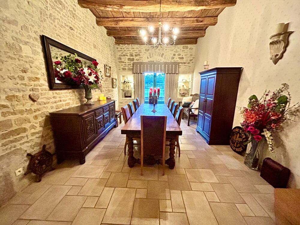  vendre  Proprit/chteau Saint-Hilaire-des-Loges (85240)