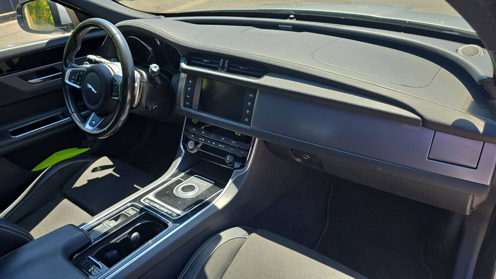 XF 2.0 D 240 AWD BVA8 R-Sport 2018 occasion 83160 La Valette Du Var