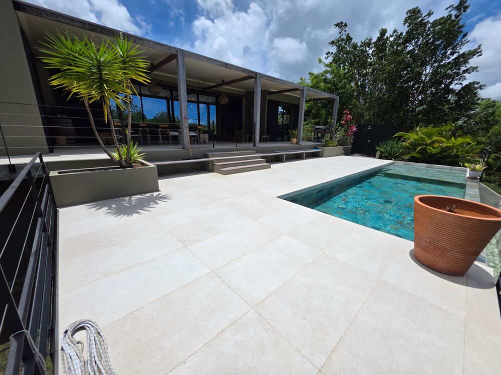 Vente Villa Superbe Villa ultra moderne + 2 dépendances 3 piscines sur 3 243 m² de terrain Le gosier