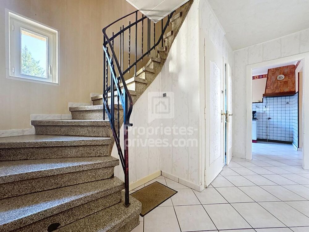 Maison 3 chambres avec garage et extérieurs