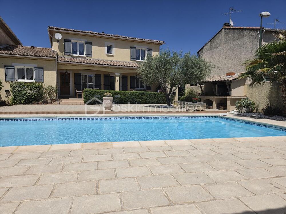 Maison familiale 5 chambres avec piscine et spacieuse grange en pierre