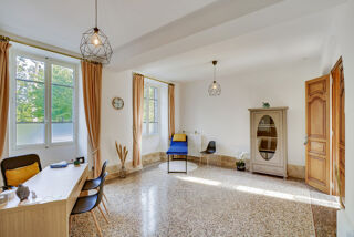  Immeuble � vendre 4 pi�ces 151 m�