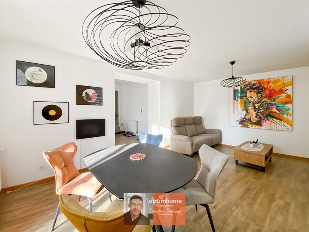 DOLE  Appartement atypique avec de beaux volumes et de nombreux atouts