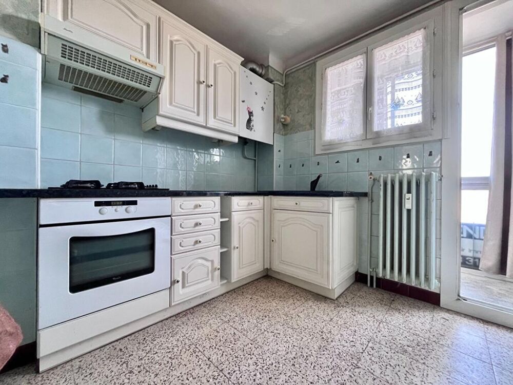 Vente Appartement Spécial investisseur, appartement T3  de 60 m², au 1 er étage avec garage de 19 m² très fort rendement locatif Perpignan