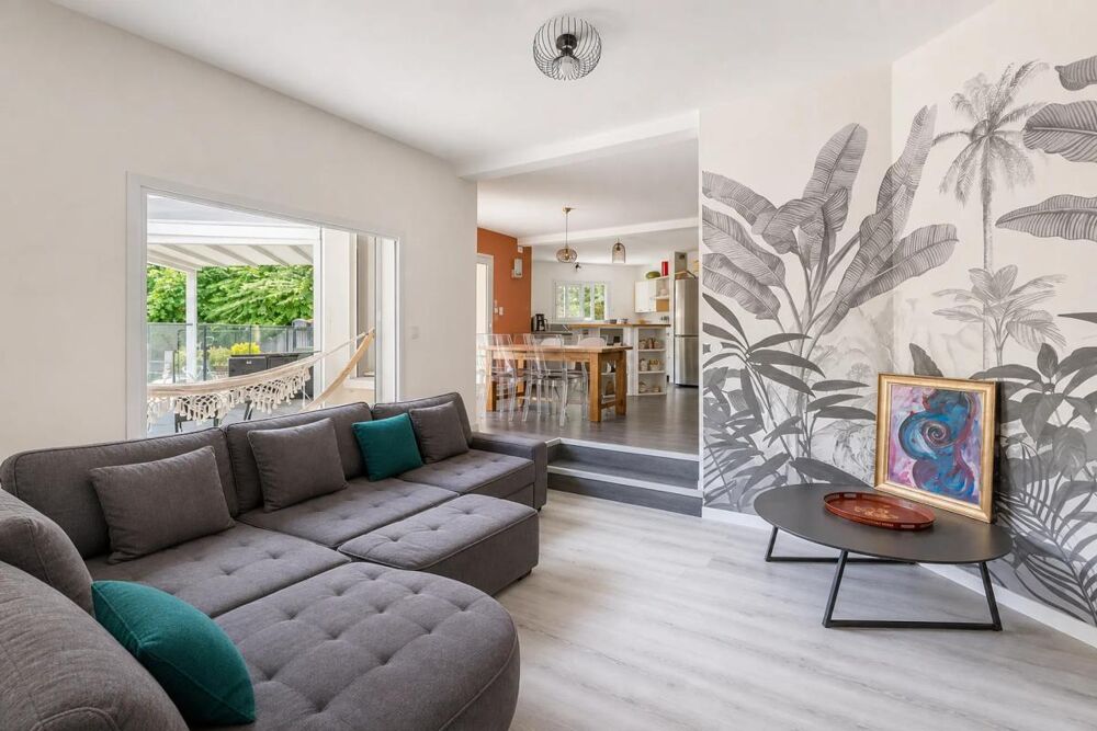 Vente Maison Maison de 8 pièces de 210 m² à Saint-Cyr-sur-le-Rhône Saint cyr sur le rhone