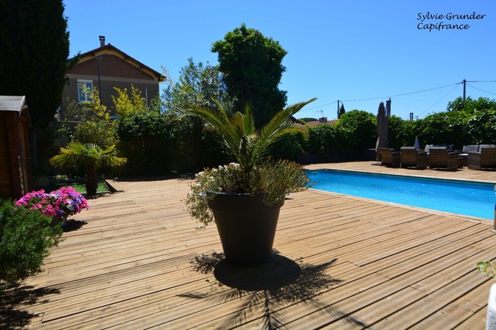 Maison à vendre 8 pièces 194m² de superficie habitable, jardin et piscine