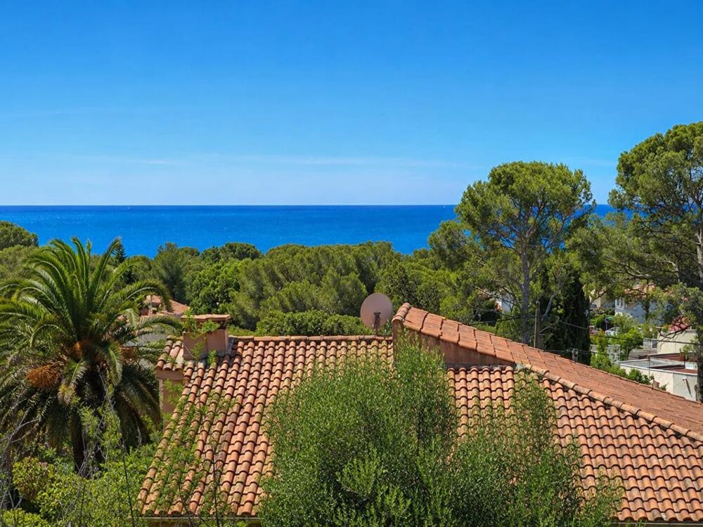 Maison BOULOURIS- SAINT-RAPHAEL 7 pièce(s) 184 m2
