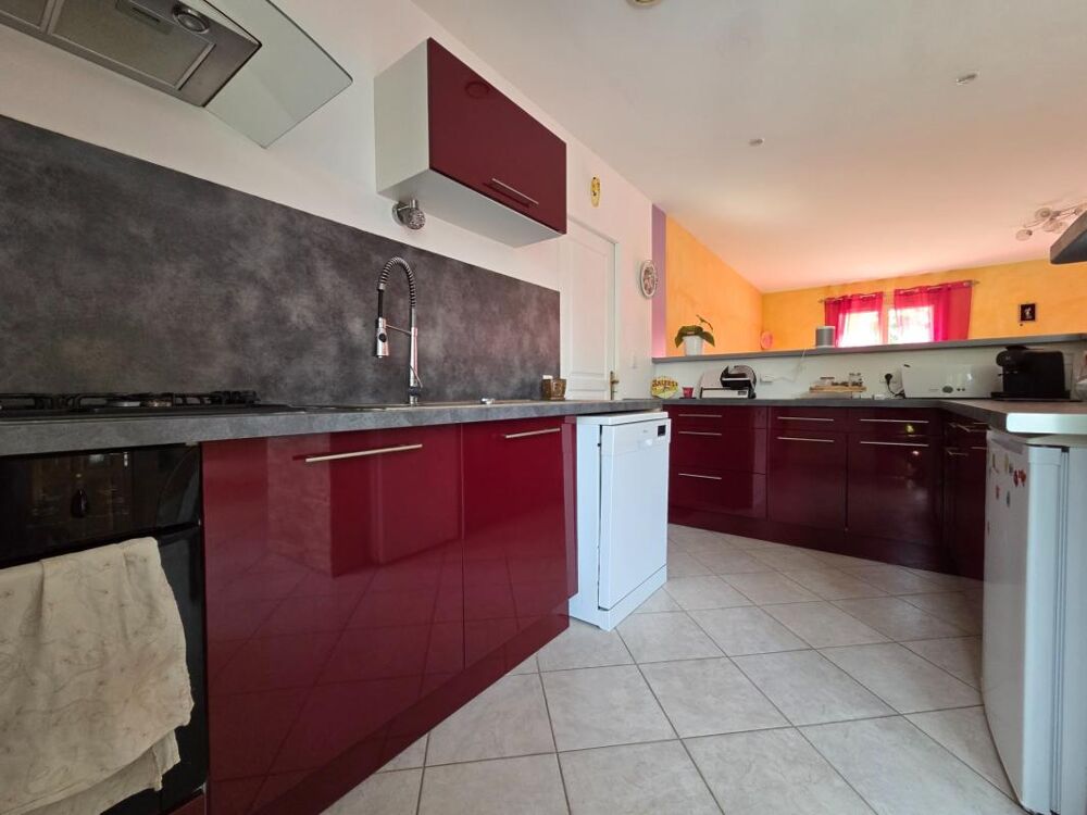 Maison 8 pièces, 179 m², avec terrain de 4125 m²