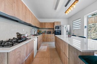  Villa � vendre 10 pi�ces 360 m� Saint gilles les bains