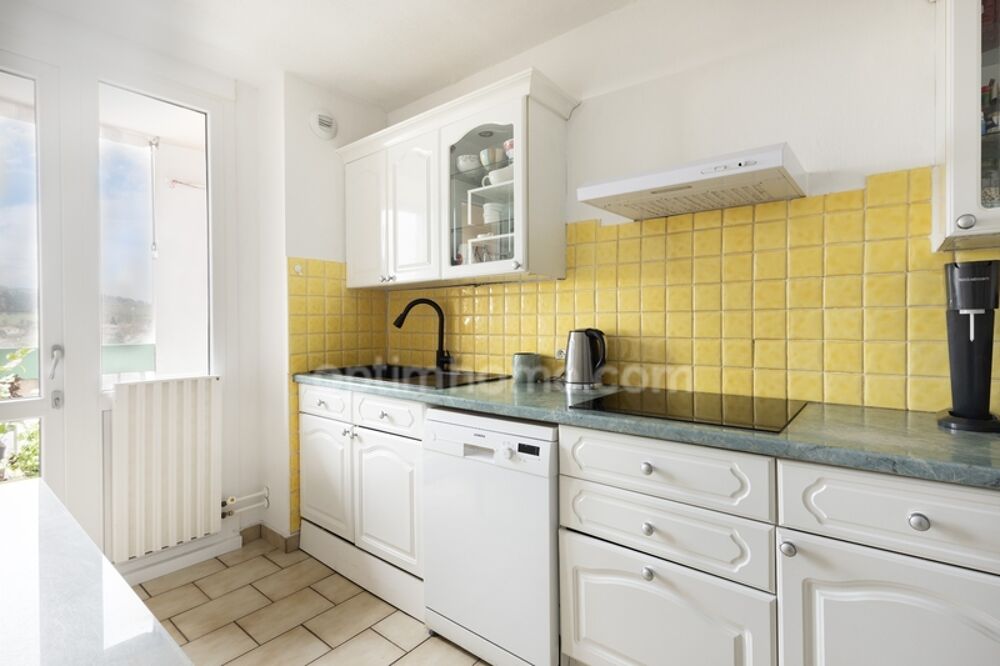 Vente Appartement 69230 – SAINT-GENIS-LAVAL – APPARTEMENT T5 LUMINEUX AVEC EXTÉRIEURS ET STATIONNEMENT Saint genis laval