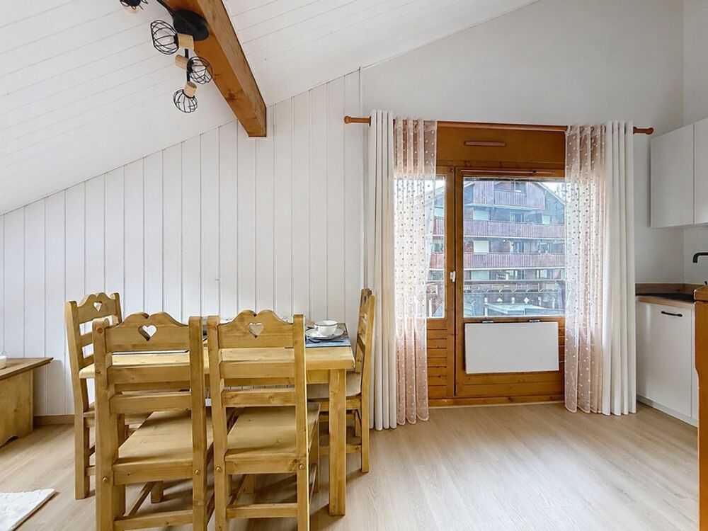Appartement mansardé rénové à 50 m du télésiège - BELLEVAUX HIRMENTAZ (74)