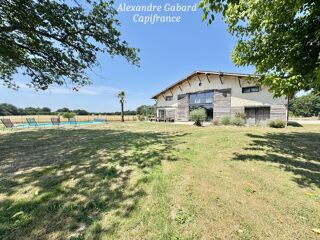  Maison à vendre 10 pièces 331 m²