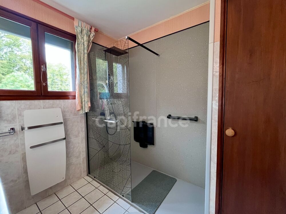 Vente Maison Maison familiale de 120 m² avec sous-sol complet, terrasse et jardin arboré Ade