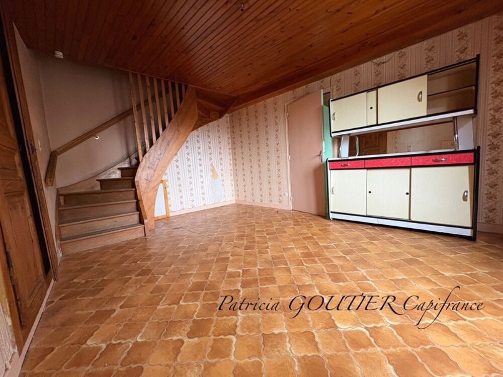 Vente Appartement Proche de NOIRETABLE à vendre  APPARTEMENT de 68 M2 avec petit terrain non attenant Vetre sur anzon