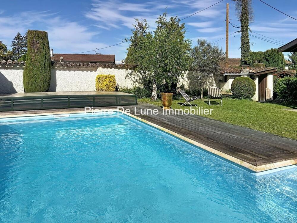 Maison de caractère avec piscine proche de Pérouges