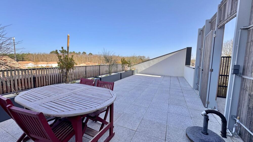Superbe T4 triplex de 93m² + terrasse de 62 m² !