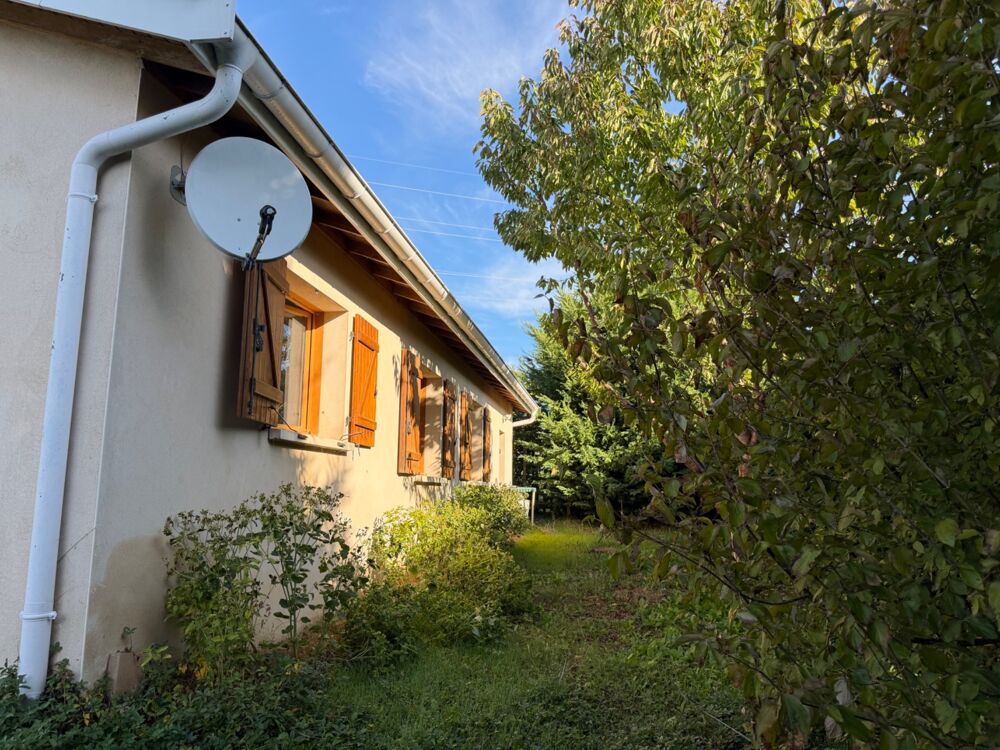 Vente Maison Maison à vendre Plain-pied - 4 pièces LACROST (71) sur 814 m2 de terrain à 160 000 € Lacrost