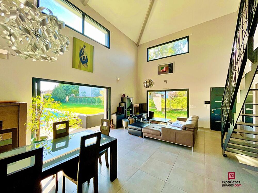 Vente Maison Maison Eysines 6 pièce(s) 170 m2 piscine dépendance double garage Eysines