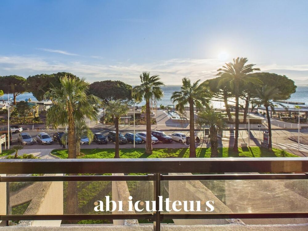 Vente Appartement Élégant appartement rénové - 4 Pièces - Terrasse - 84m² - Vue mer panoramique - Juan-les-Pins Antibes