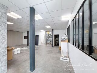  Immeuble à vendre 5 pièces 700 m²