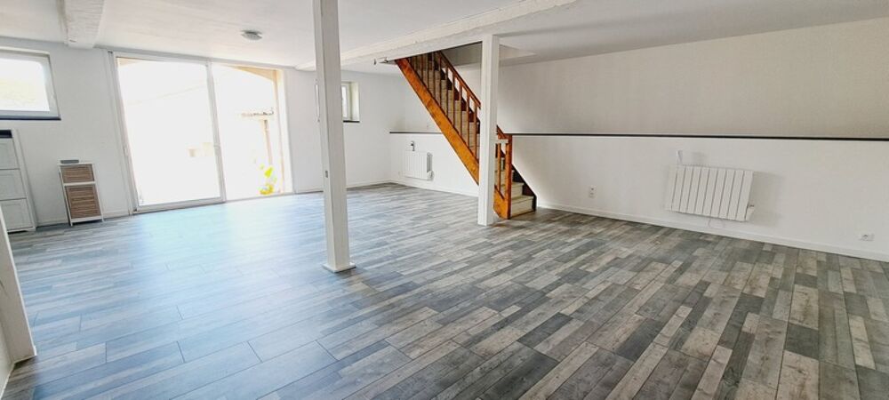 Dpt Charente Maritime (17), à vendre MATHA centre ville maison P4 - Pour investisseurs