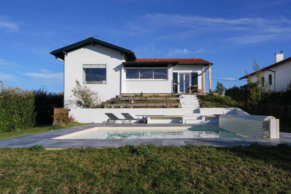 ARBONNE Maison moderne avec piscine et vue sur le magnifique Pays Basque