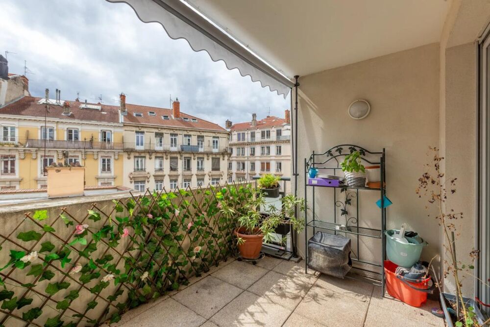 Appartement de 4 pièces de 86 m² avec garage à Villeurbanne