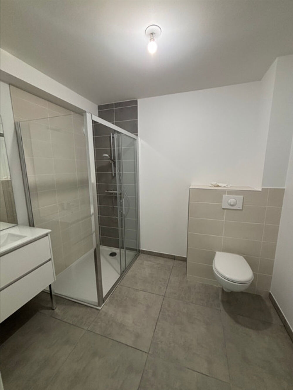 Location Appartement Beau T2. Neuf. Bel Air. Climatisation. Garage et Balcon Saint etienne