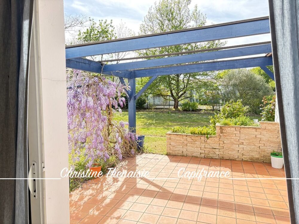 Maison à vendre sur un terrain de 2000 m2 - 4 chambres - Bureau - 3 salles d'eau - 3 wc - Dépendance de 110 m2 et garages LA GAR