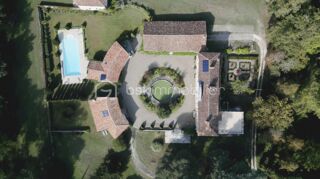  Propri�t�/ch�teau � vendre 15 + pi�ces 800 m�