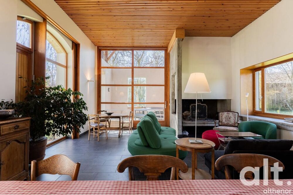 Bâtisse de caractère à Chavanod  8 pièces et terrain constructible