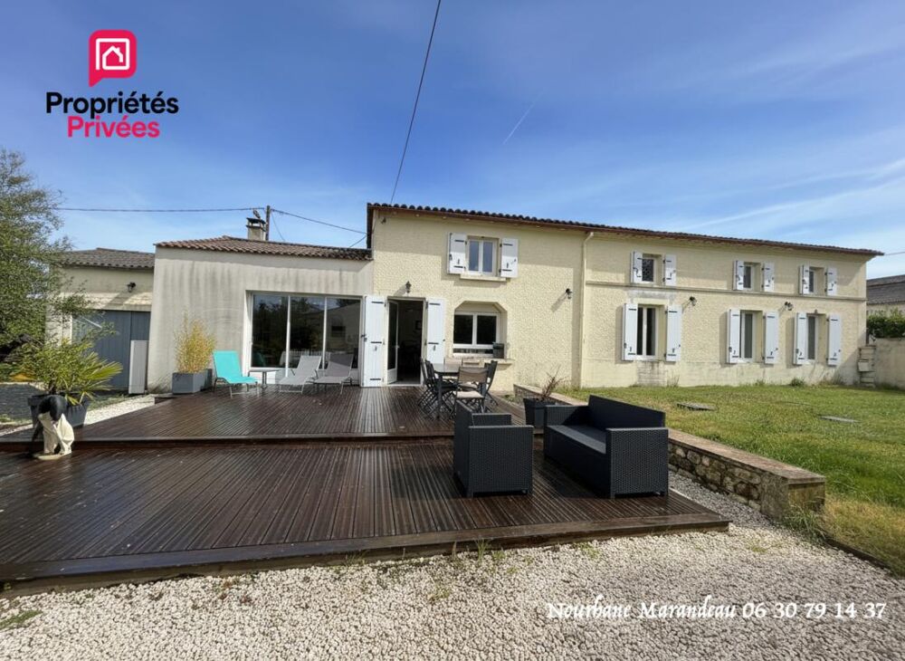 Charentaise - 159 m2 - 3 chambres - Grandes dépendances - PRIX 282 150 HAI