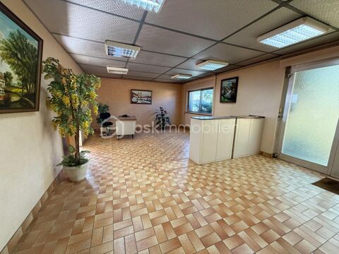   Local commercial de 610 m² sur 23,54 ares terrain constructible 