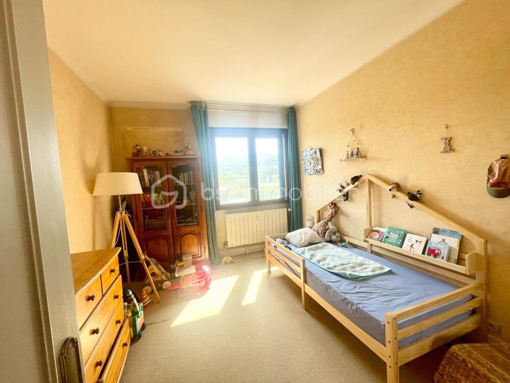 VUE IMPRENABLE - APPARTEMENT T4 TRAVERSANT DE 89,20 m²  3 CHAMBRES  2 BALCONS  CAVE